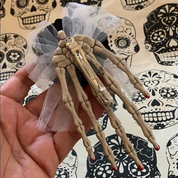 Skeleton hand hair clip skull Halloween accessory Day of Dead Dia de Muertos - Picture 10 of 16